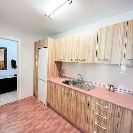 Bright And Cozy Flat By The Apartment
