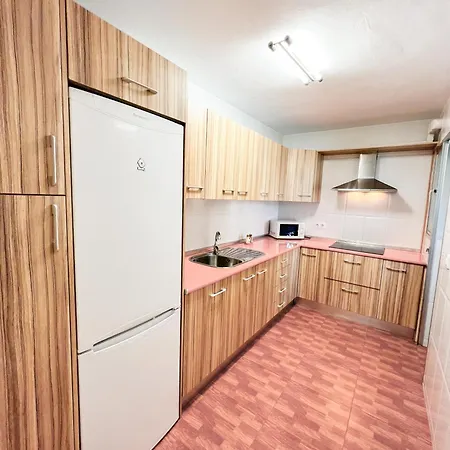Bright And Cozy Flat By The Apartment *